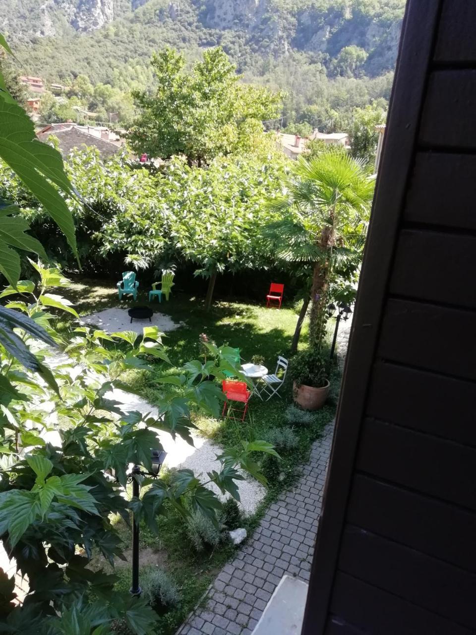 منزل الضيف La Mirabelle-Casteil Country House المظهر الخارجي الصورة