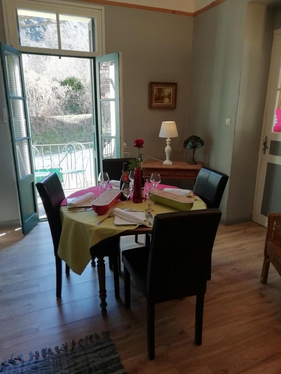 منزل الضيف La Mirabelle-Casteil Country House المظهر الخارجي الصورة
